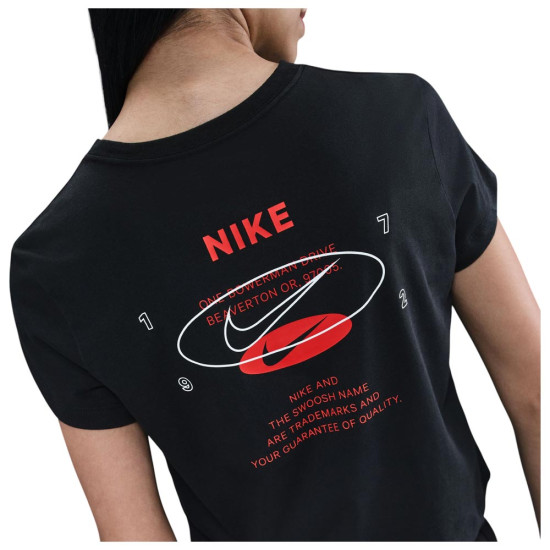 Nike Γυναικεία κοντομάνικη μπλούζα Sportswear Classics+ SPD Tee Nike Γυναικεία κοντομάνικη μπλούζα Sportswear Classics+ SPD Tee